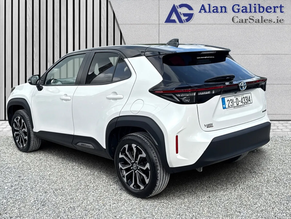 Toyota Yaris Cross 1.5 Petrol Hybrid  LUNA SPORT A - Image 2