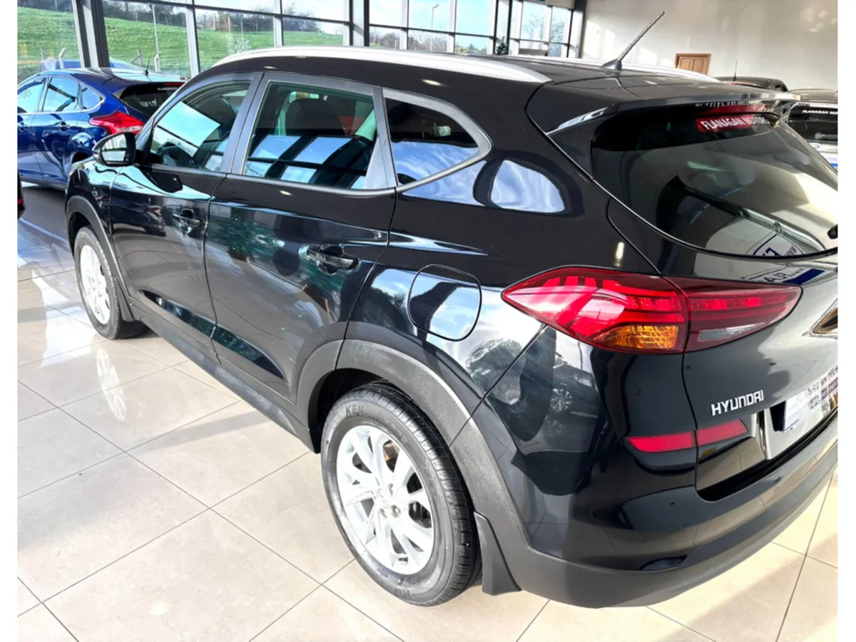 Hyundai Tucson COMFORT PLUS 1.6 5DR  ONE OWNER - Image 4