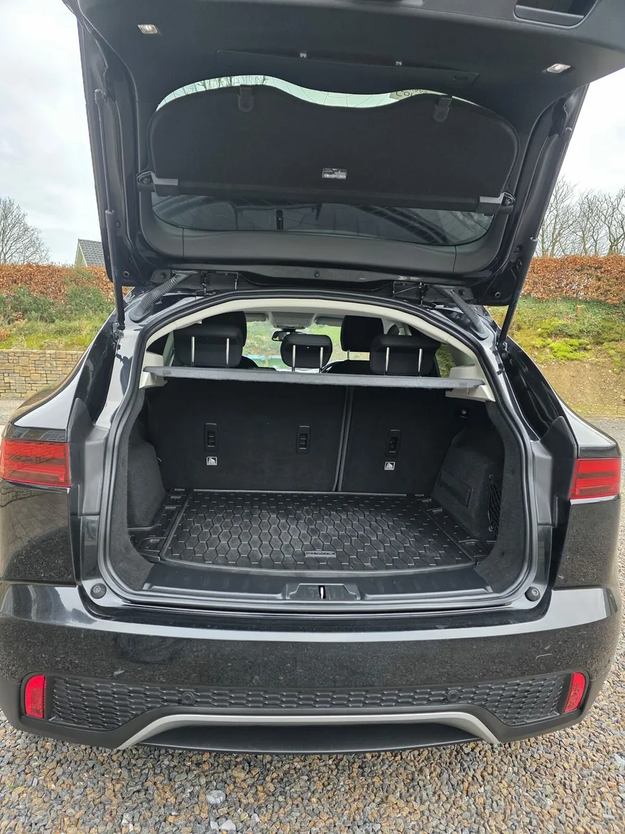 Jaguar E-pace - Image 4
