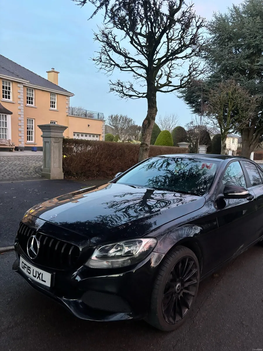 Mercedes-Benz C200 2015 AMG Grill (Auto) - Image 4