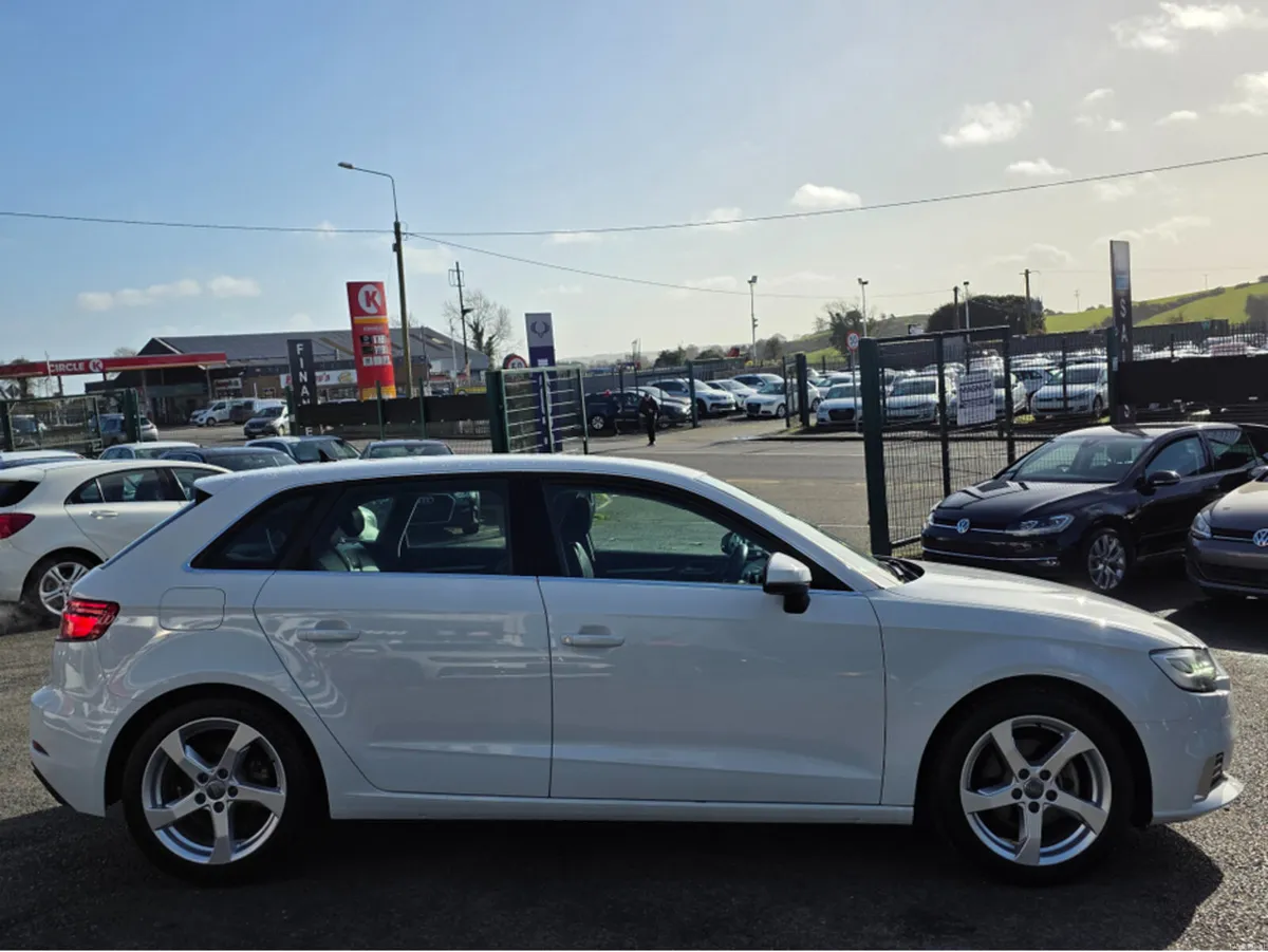 Audi A3 1.4 FULL LEATHER PACK SAT NAV CARPLAY - RE - Image 6