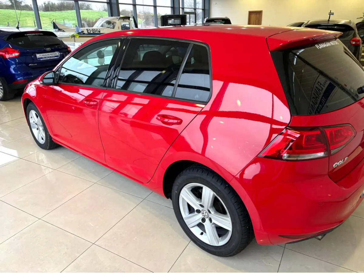 Volkswagen Golf 1.6 TDI MATCH BLUEMOTION 105PS 5 5 - Image 4