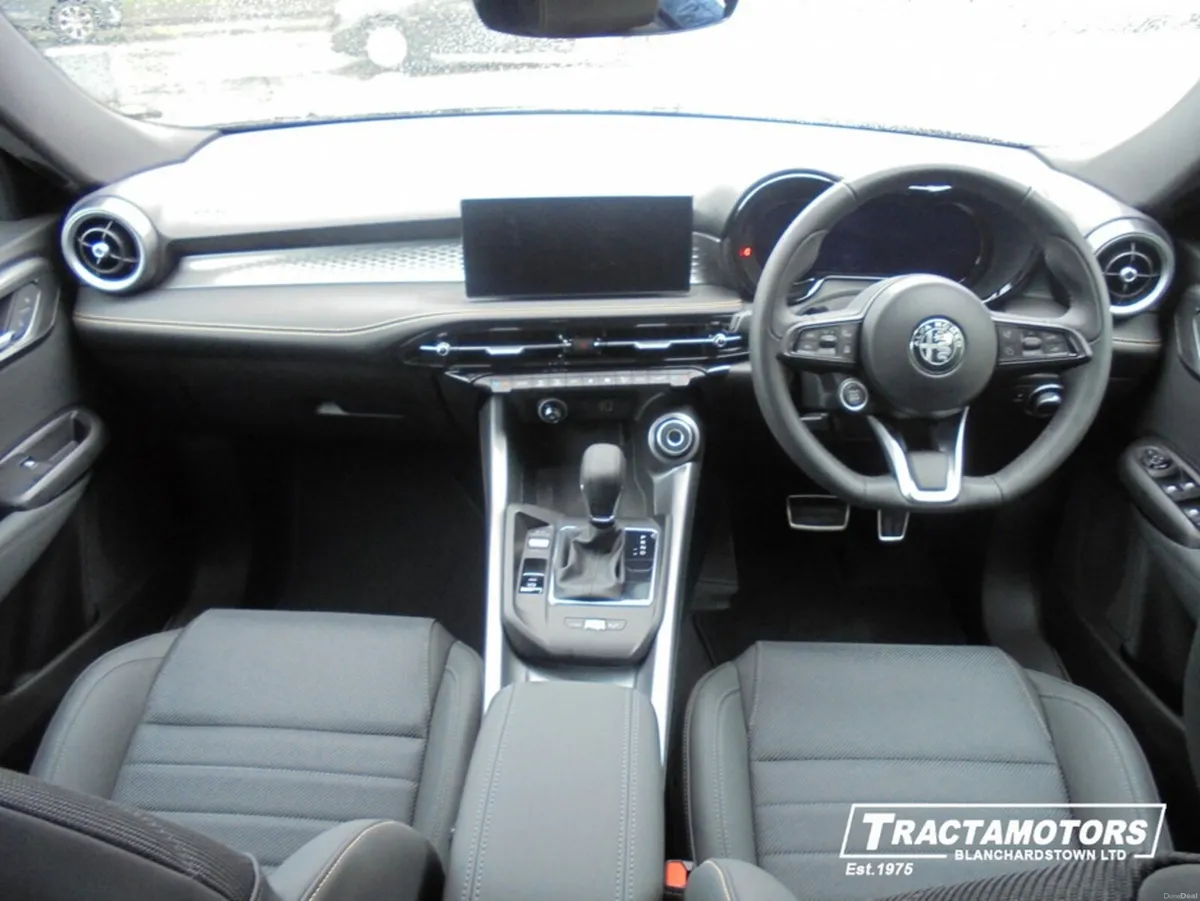 Alfa Romeo Tonale SPECIALE PHEV 1.3 280HP - Image 2