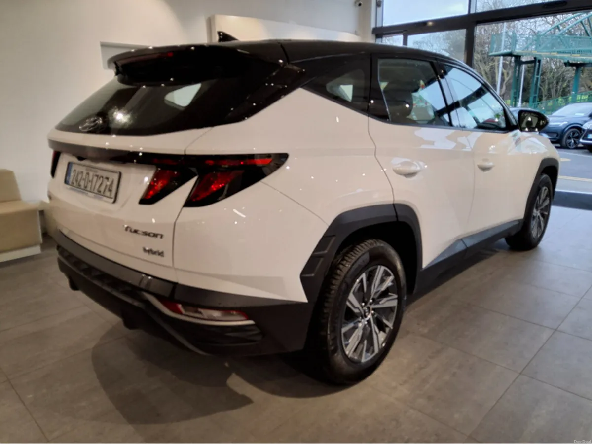 Hyundai Tucson HYBRID COMFORT PLUS ** VERY LOW KMS - Image 2