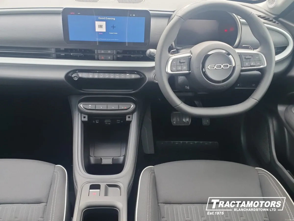Fiat 600 1.2 PETROL HYBRID - Image 2