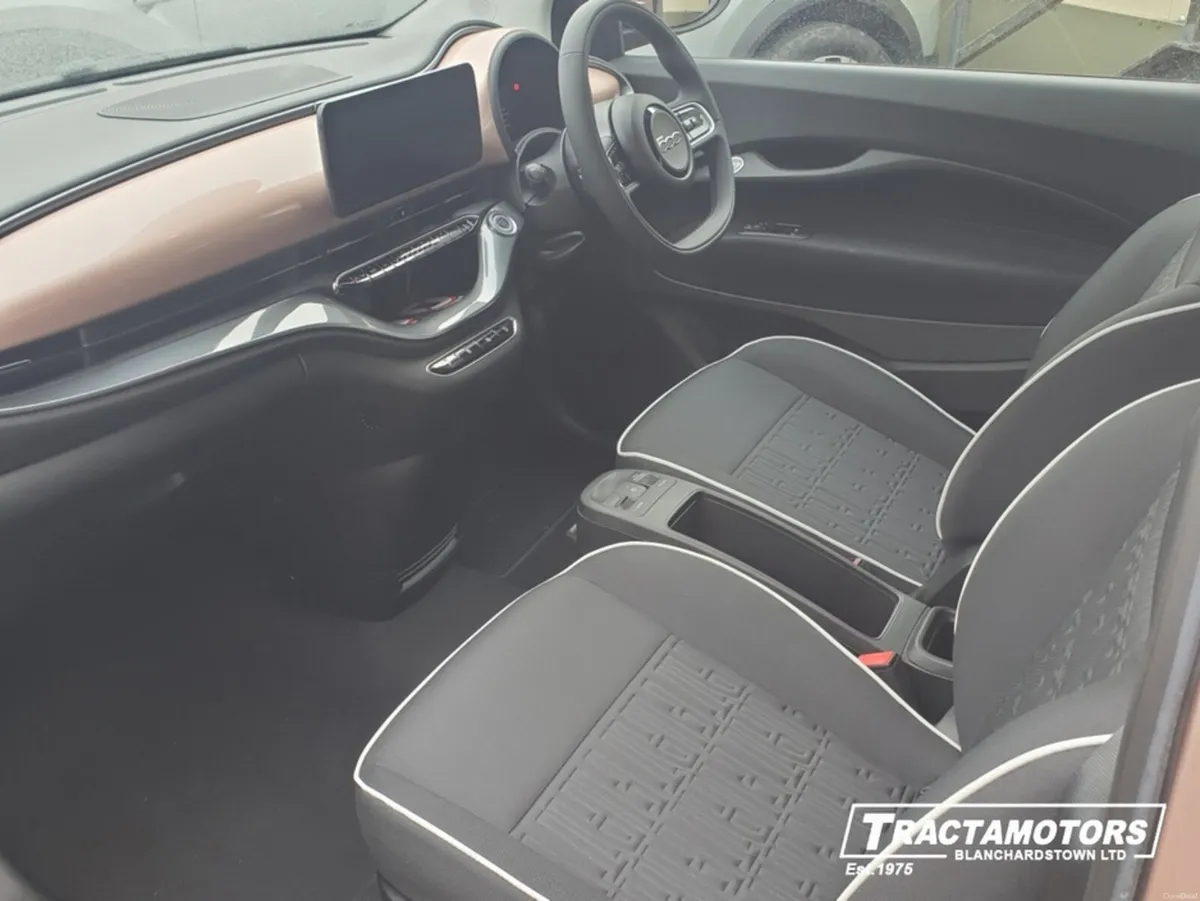 Fiat 500e REVERSE CAMERA ICON 42KWH - Image 4