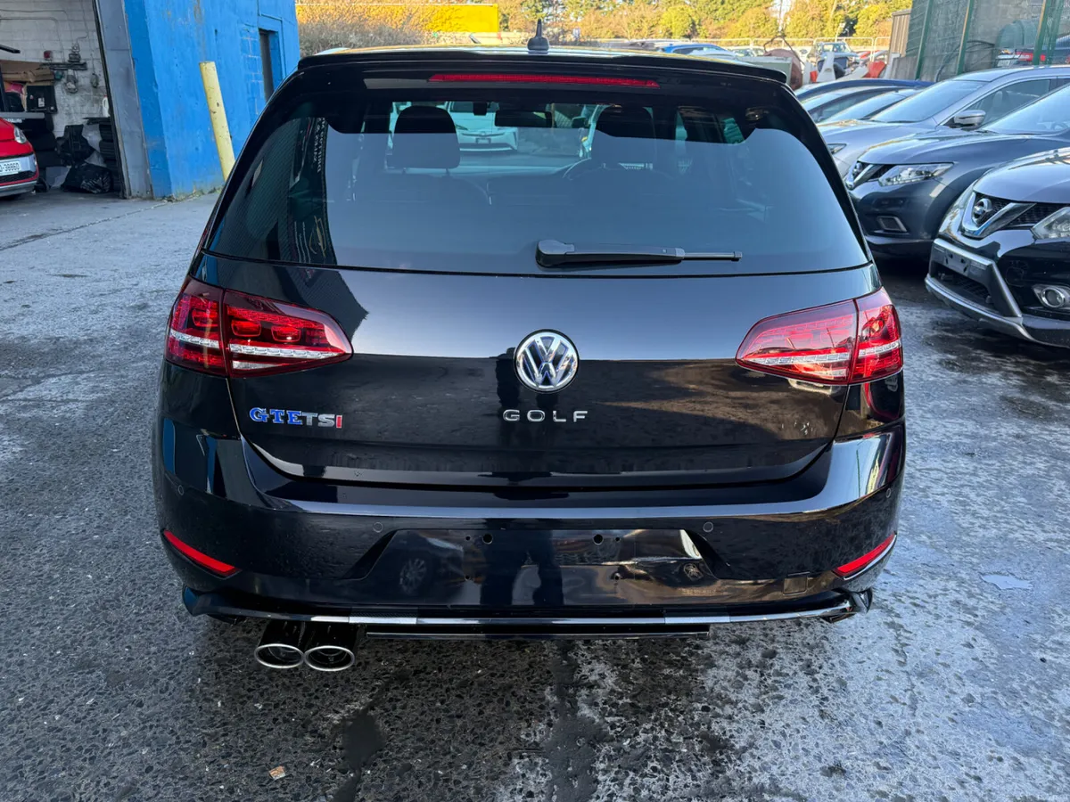 Volkswagen Golf 1.4 GTE Hybrid Automatic - Image 4