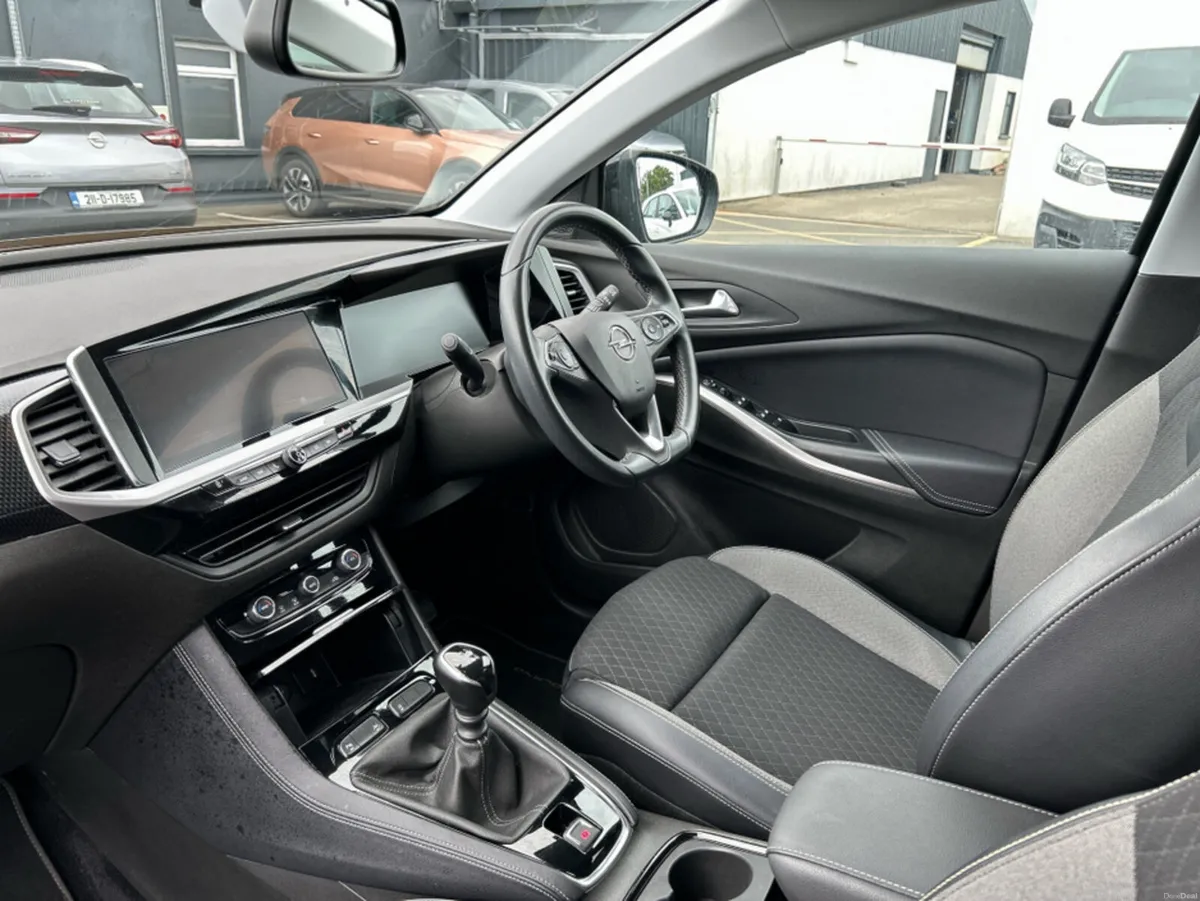 Opel Grandland MY21-SRI-1.2 130PS 130PS-PET-6SP 4D - Image 3