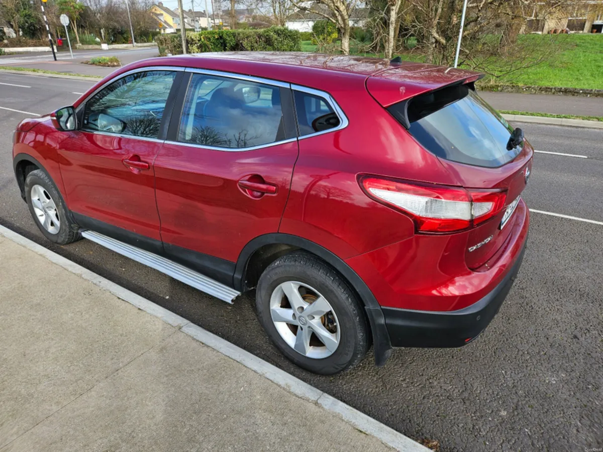 Nissan Qashqai 1.2 PET XE 4DR - Image 5