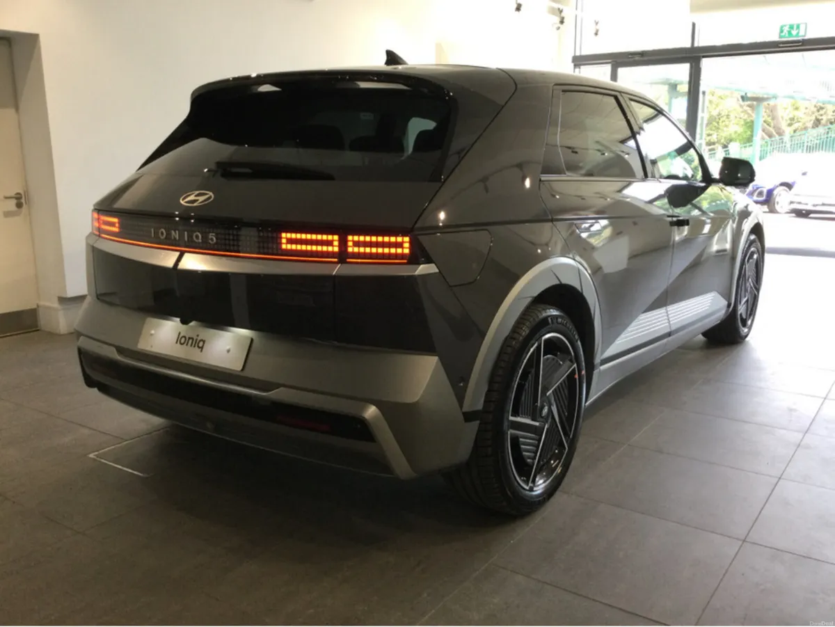 Hyundai IONIQ 5 Platinum 84 kWh - Up To 570 Km Ran - Image 2