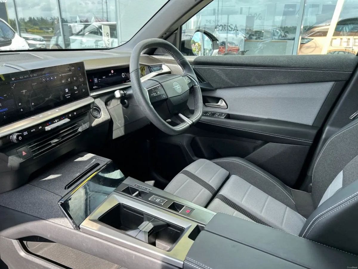 Opel Grandland GS 5 DR MHEV 136ps - Image 3