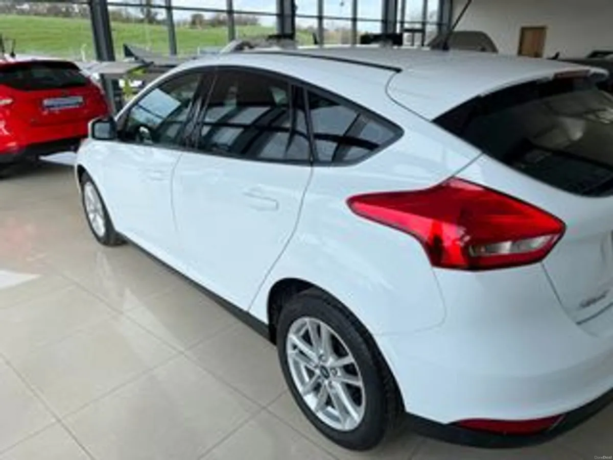 Ford Focus STYLE 1.5 TD 95PS 6SPEED  5DR - Image 3