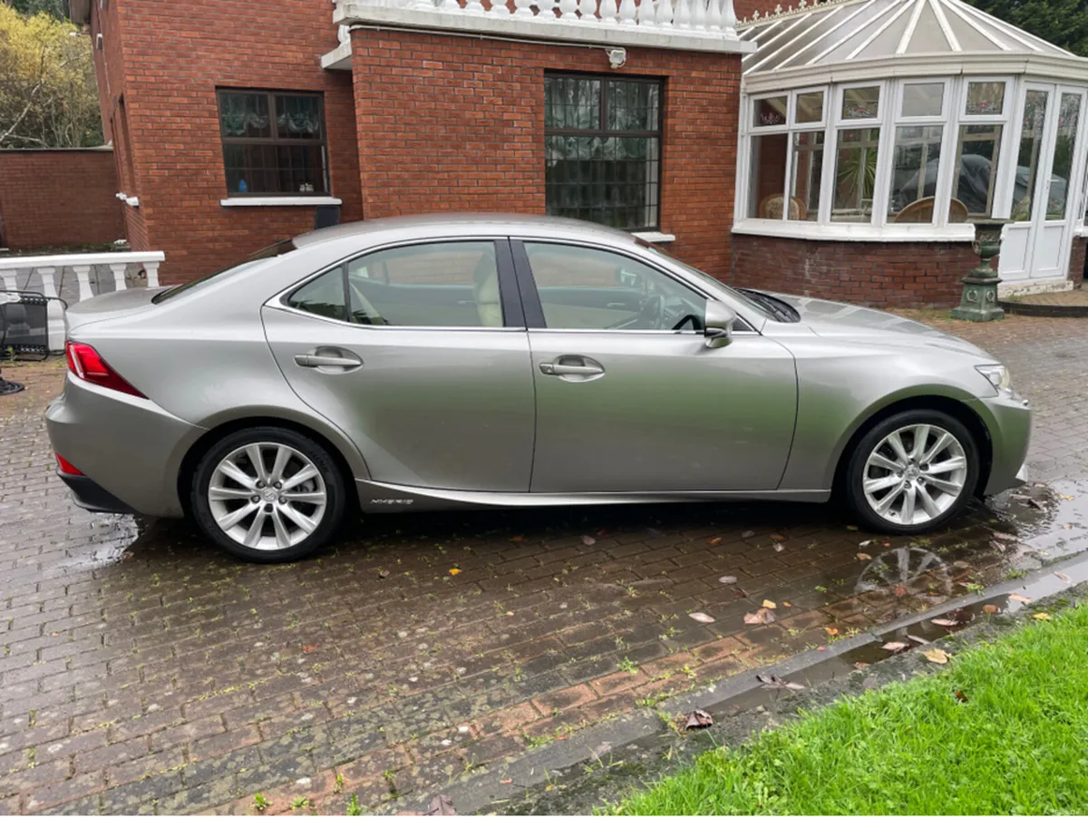 Lexus IS 300 H EXECUTIVE EDITION AUTOMATIC E-C E-C - Image 3