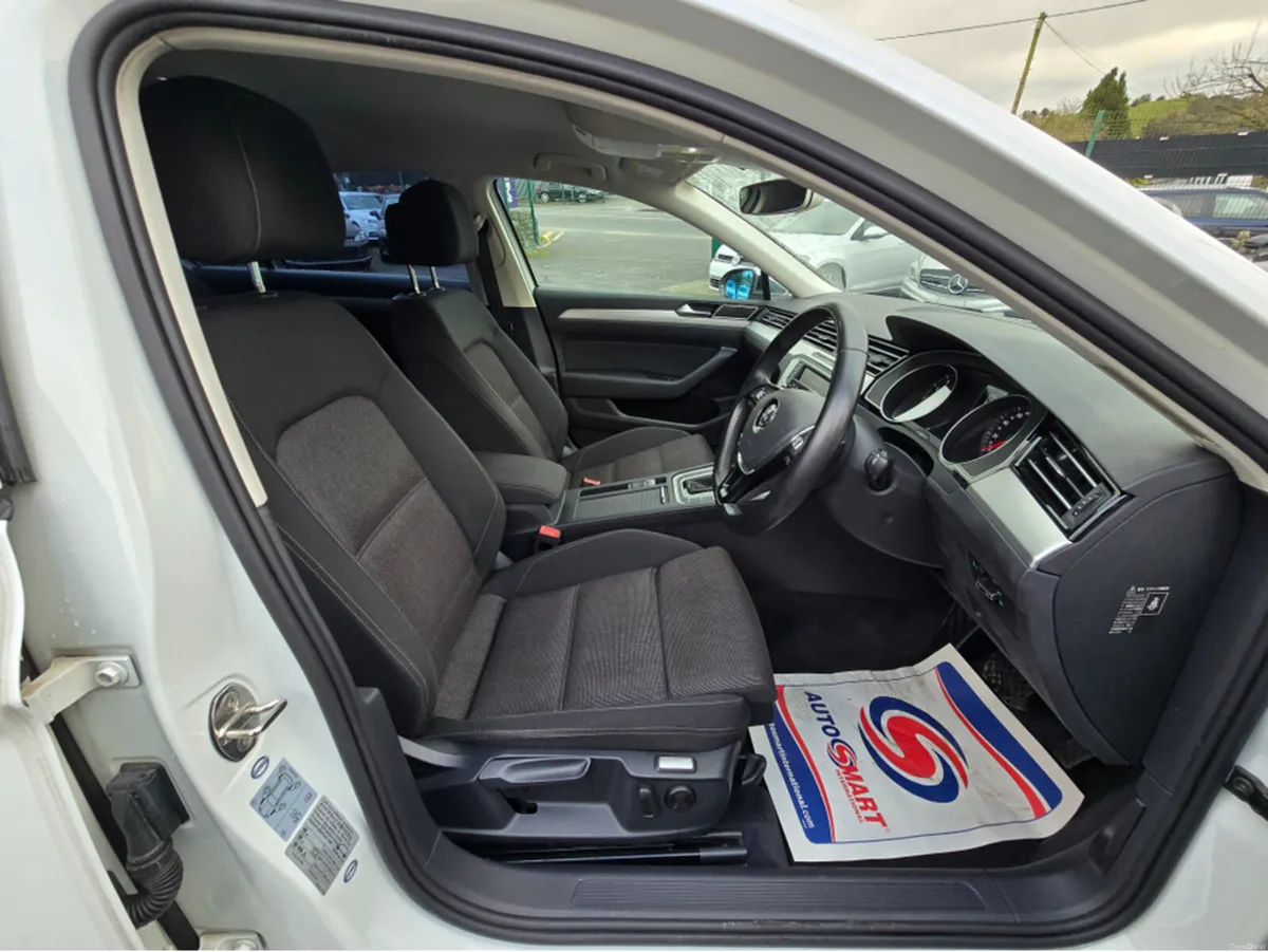Volkswagen Passat 1.4 TSI HI SPEC EDITION  SAT-NAV - Image 3
