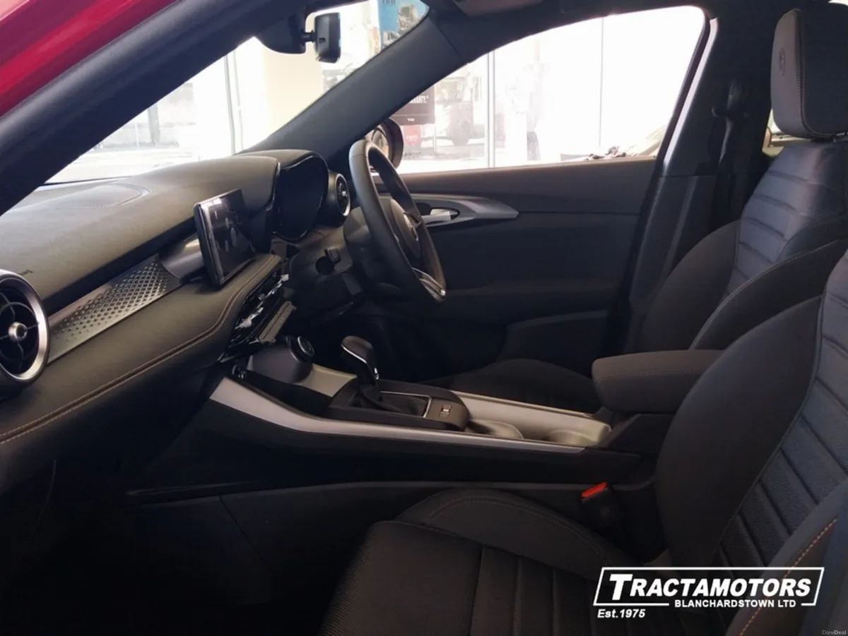 Alfa Romeo Tonale 1.3 280 BHP PHEV TI TONALE - Image 4