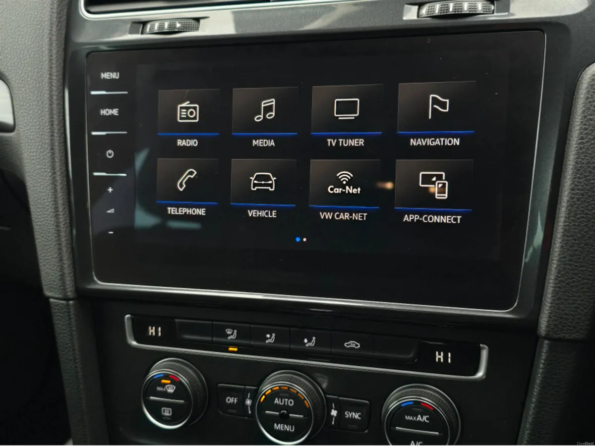 Volkswagen Golf ( 172 ) 1.2  MK7.5  SAT NAV PACK - - Image 6