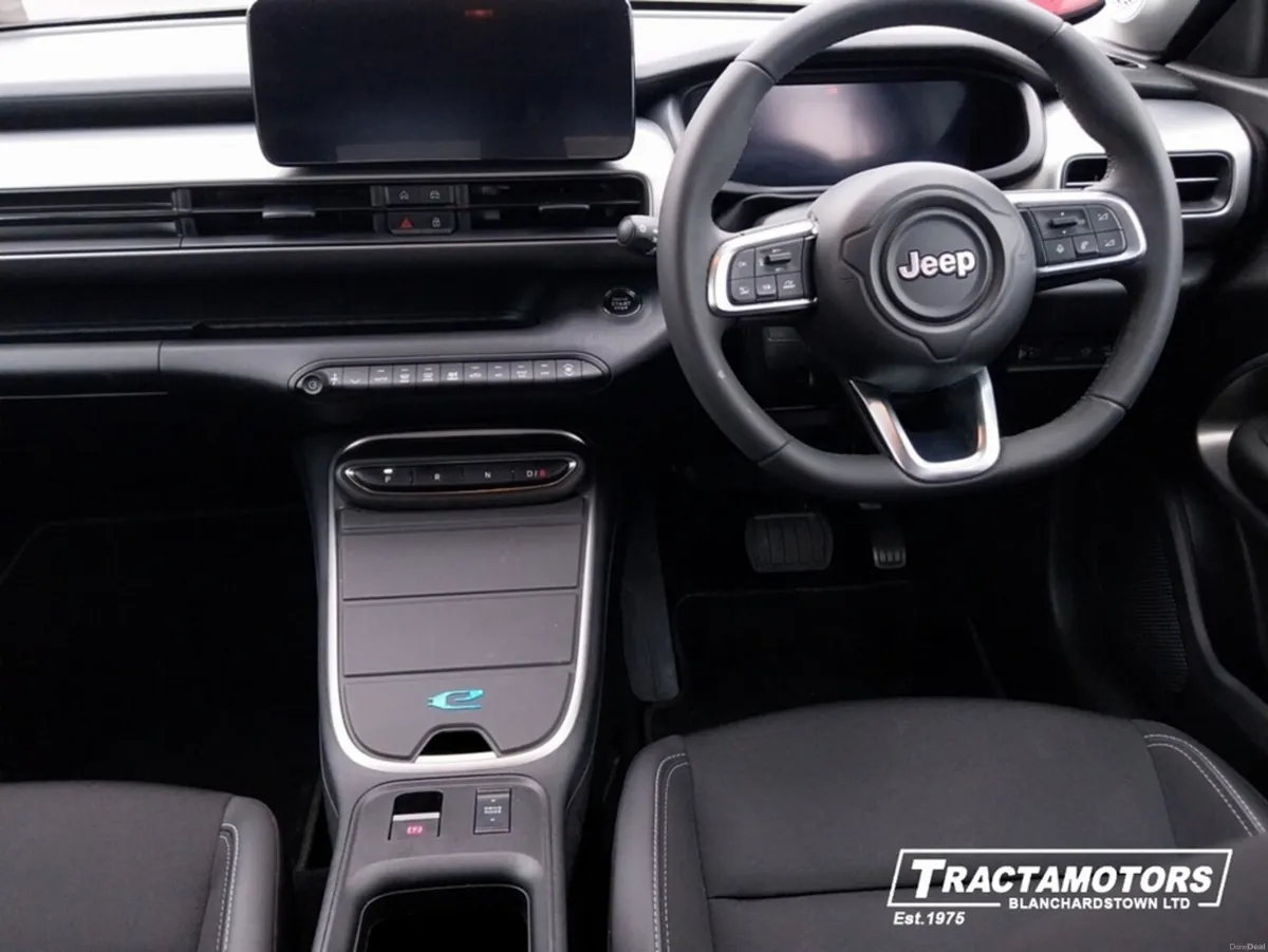 Jeep Avenger ALTITUDE PLUS 5DR AUTO - Image 2