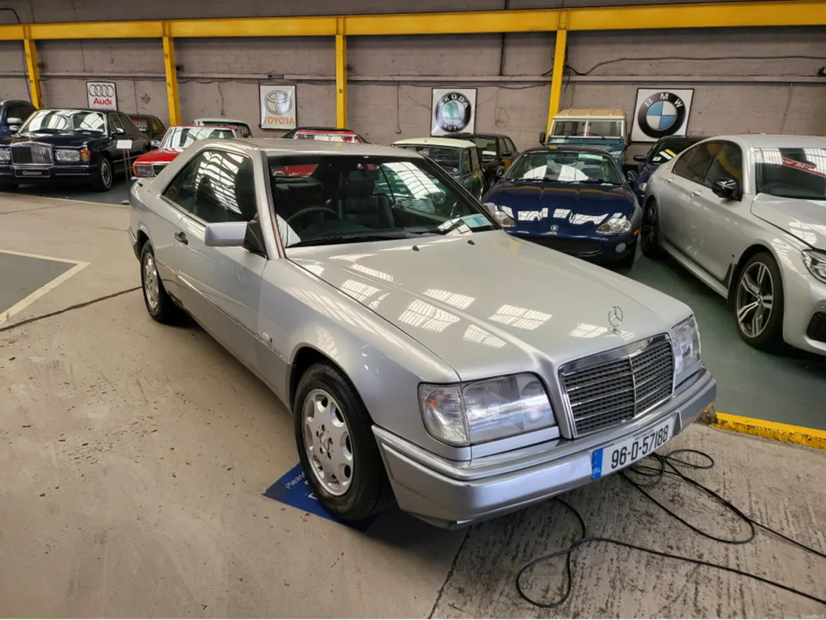Mercedes-Benz E-Class E200 COUPE // CLEAN EXAMPLE - Image 5