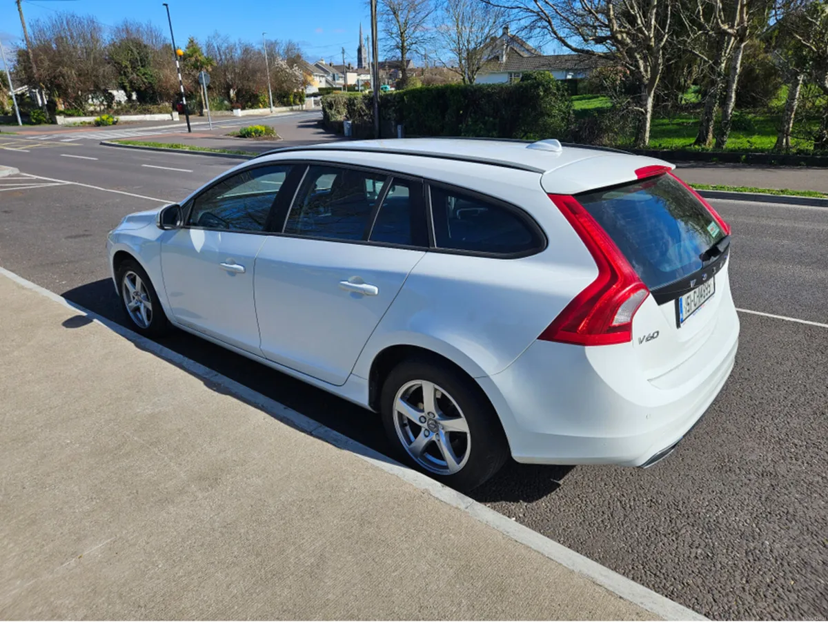 Volvo V60 2.0 D D4 BUSINESS EDITION 1 181BHP - Image 5