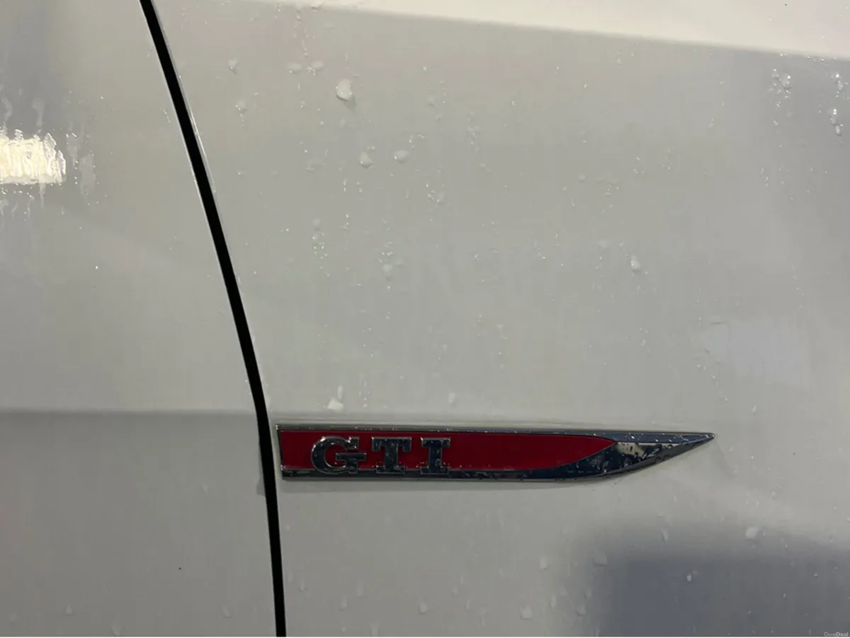 Volkswagen Golf 2.0 Gti Hatchback Dsg Automatic - Image 4