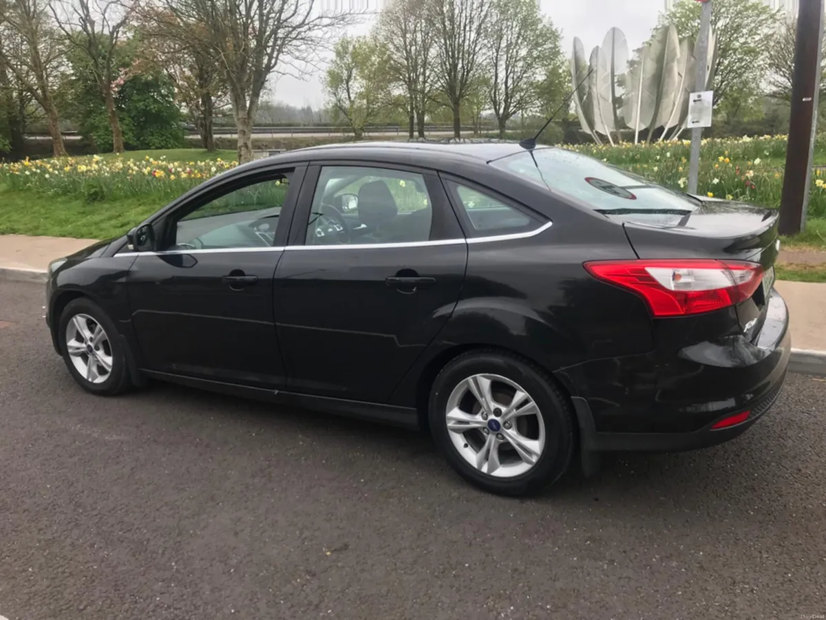 Ford Focus TRADE SALE 1.6 TDCI 95PS M6 ZETEC 4DR - Image 3