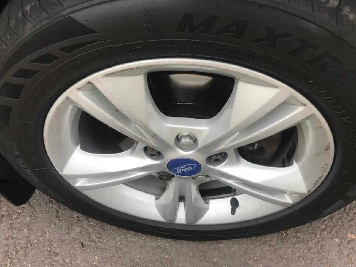 Ford Focus TRADE SALE 1.6 TDCI 95PS M6 ZETEC 4DR - Image 6