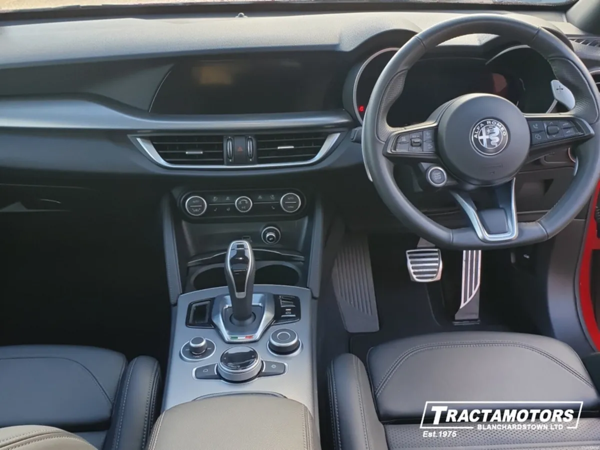 Alfa Romeo Stelvio VELOCE  AUTO 2.2 AWD - Image 2