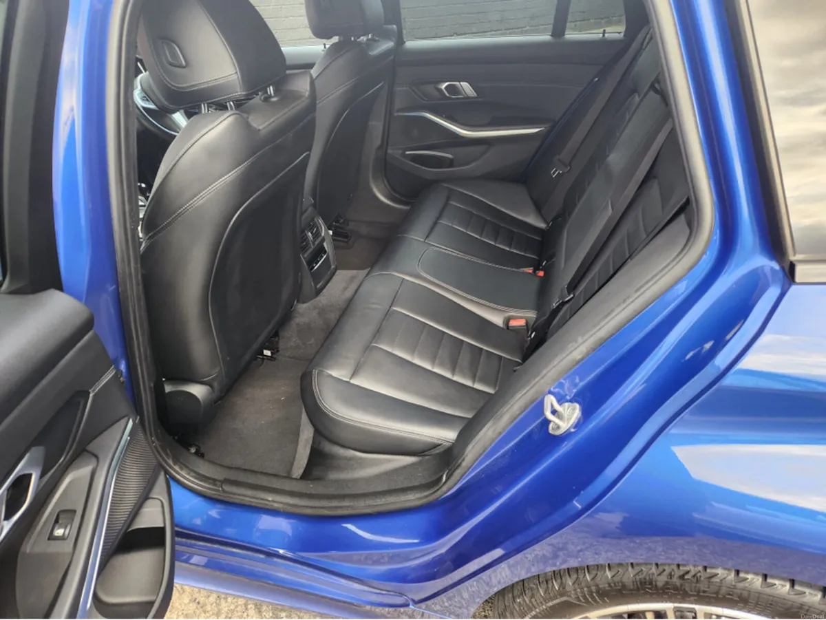 BMW 3-Series 330e 2.0 T M SPORT AUTO// TOURING EST - Image 3