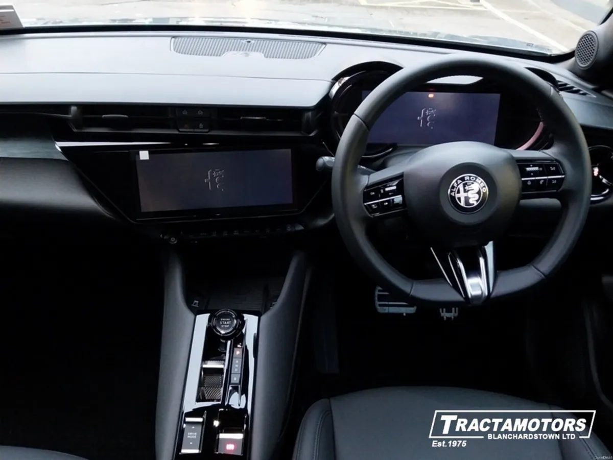 Alfa Romeo Junior SPECIALE  BEV 54KW - Image 2