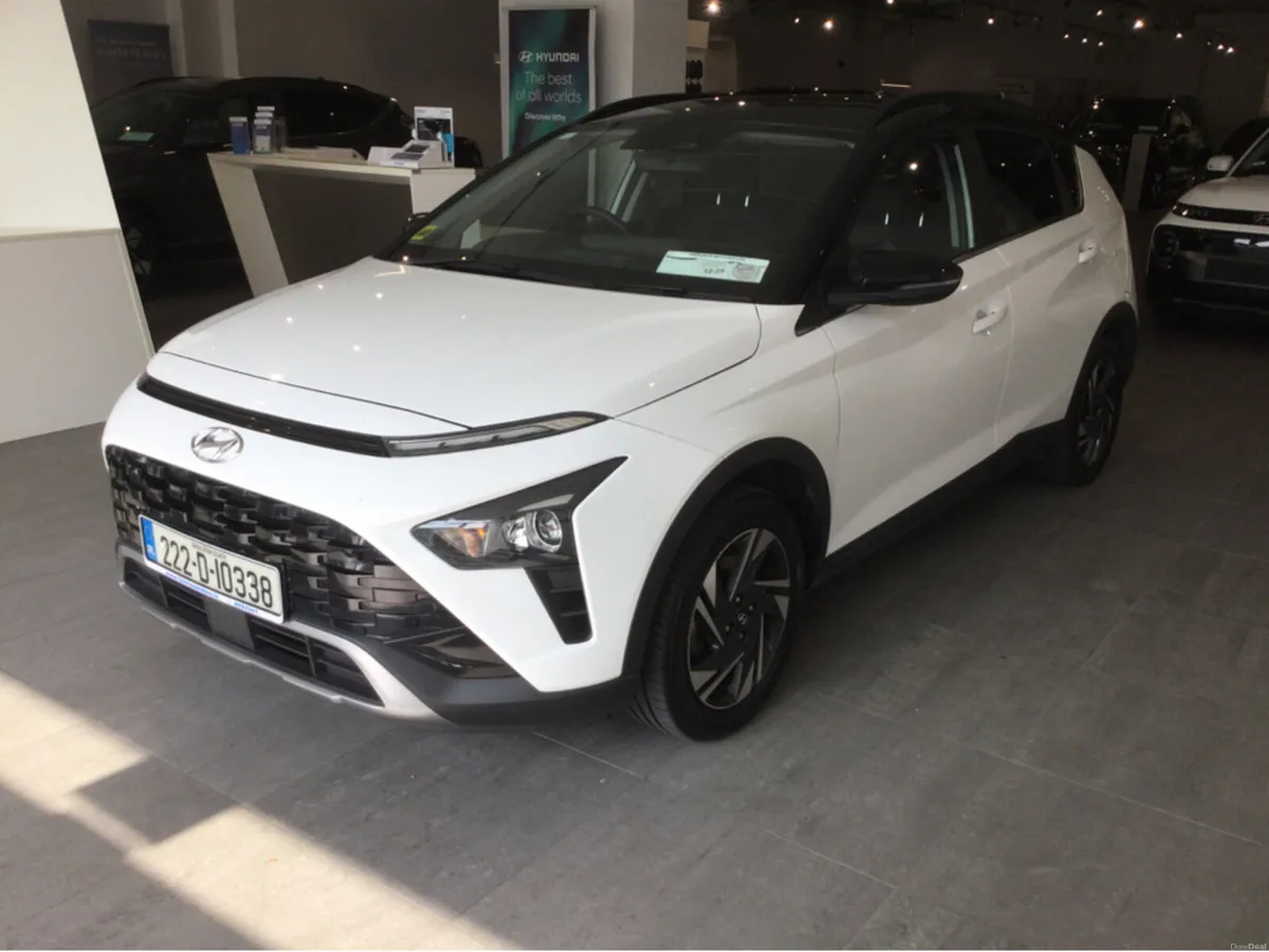 Hyundai Bayon EXECUTIVE ** BLACK ROOF ** - Image 3