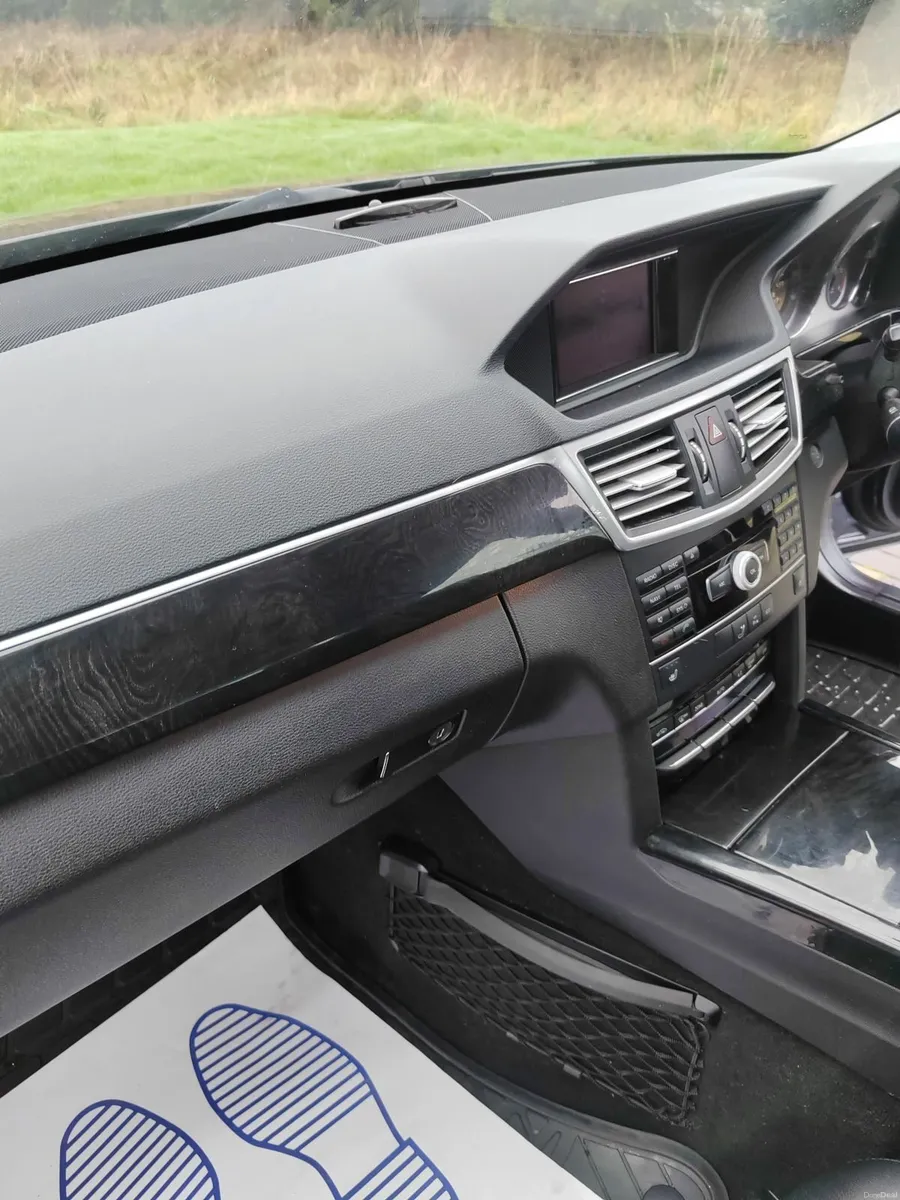 Mercedes-Benz E-Class 2012 - Image 3