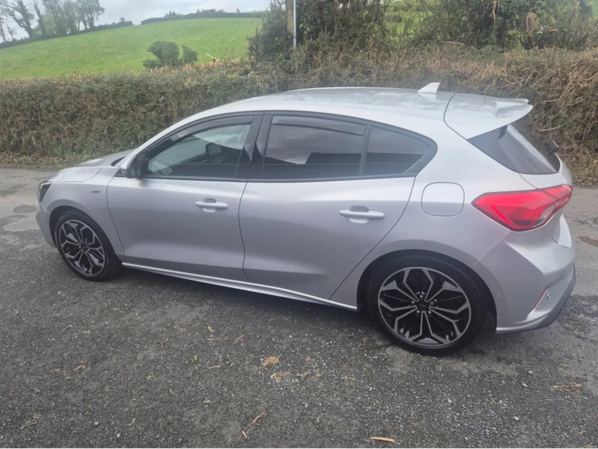 Ford Focus ST-LINE EDITION 5DR 1.0T1 1.0T125 MHE - Image 6