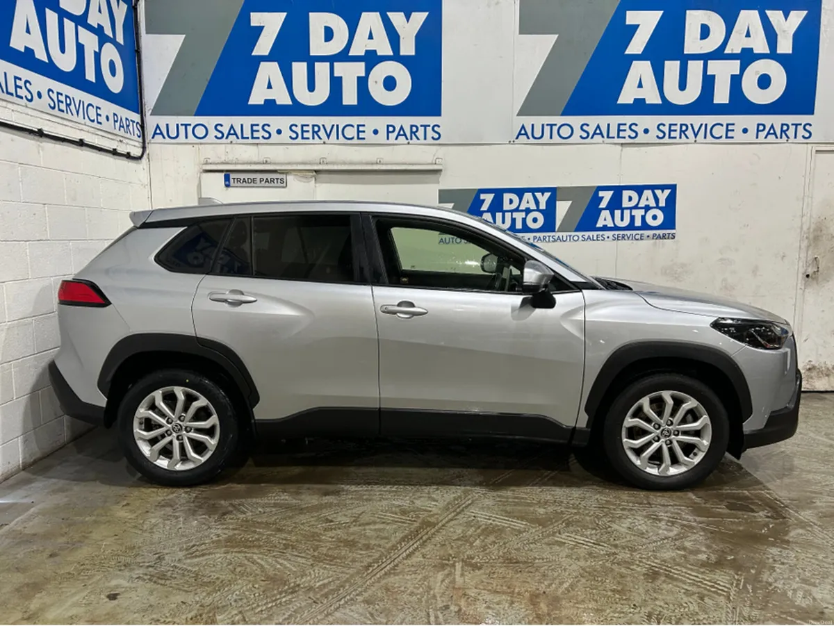 Toyota Corolla Cross CROSS LUNA 1.8 4DR AUTO - Image 3