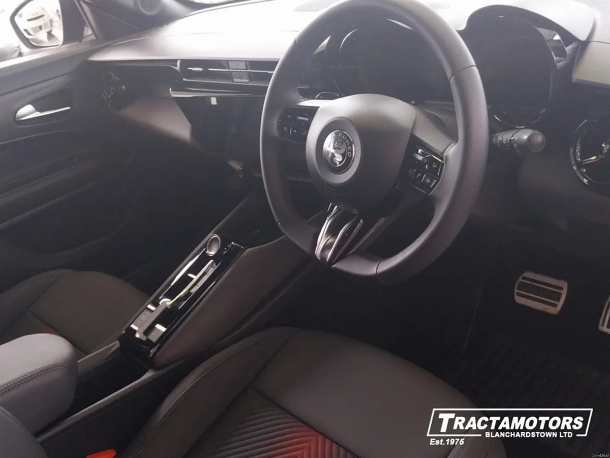 Alfa Romeo Junior IBRIDA TECH PACK PREMIUIM PACK - Image 6