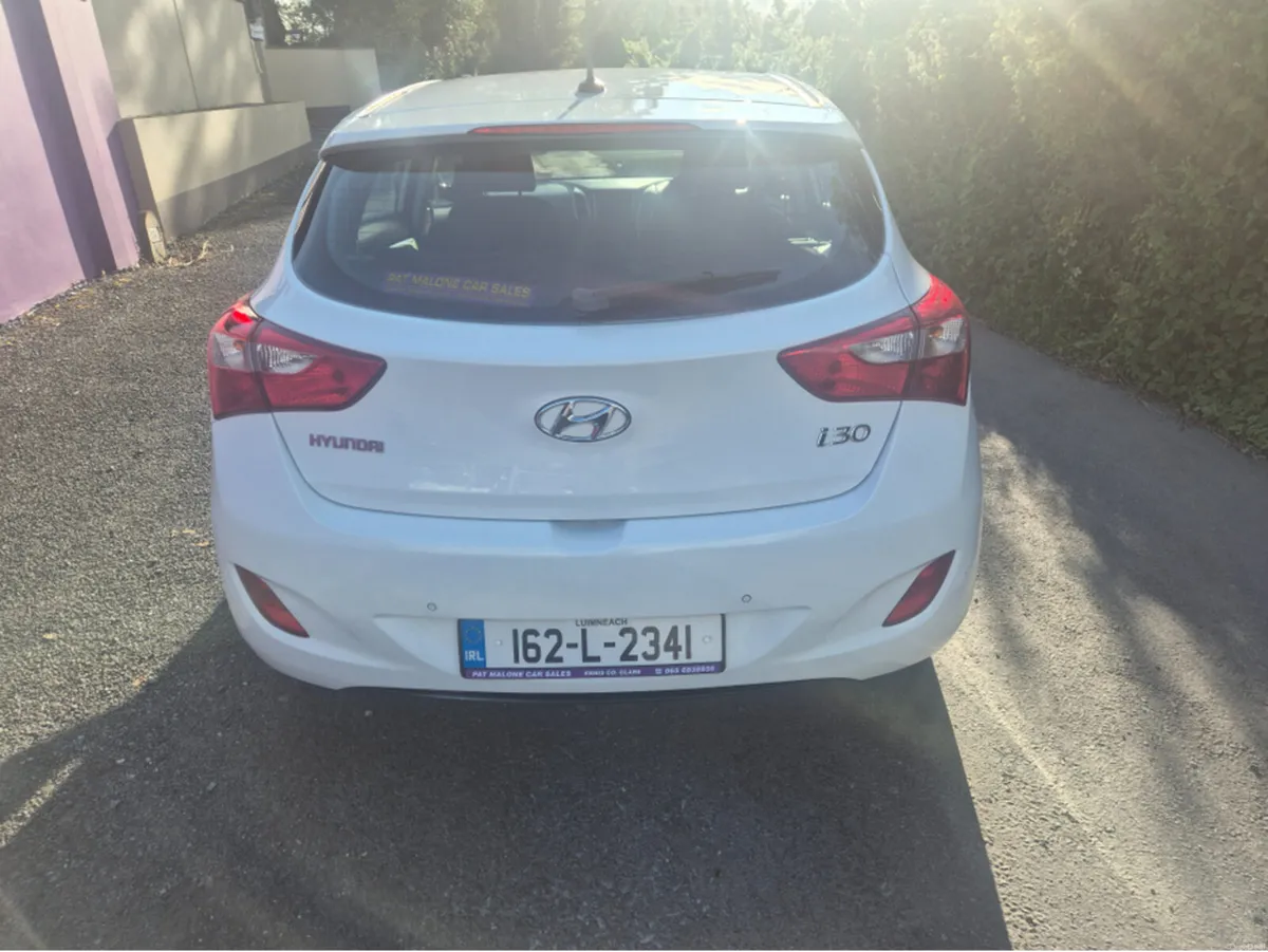 Hyundai i30 SE NAV BLUE DRIVE 110 5DR 110PS - Image 5
