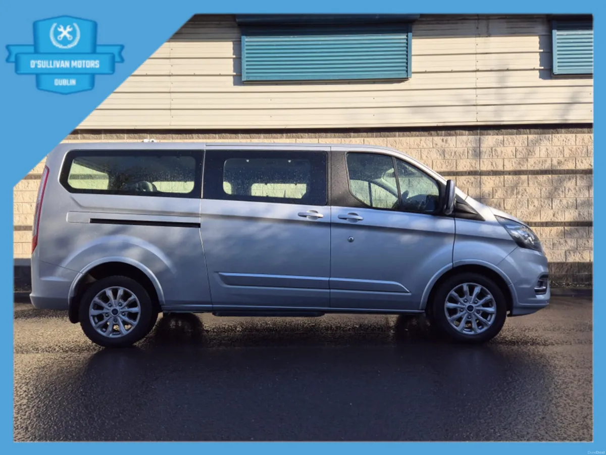 Ford Tourneo Custom / 2023 / 2L Diesel / Manual - Image 4