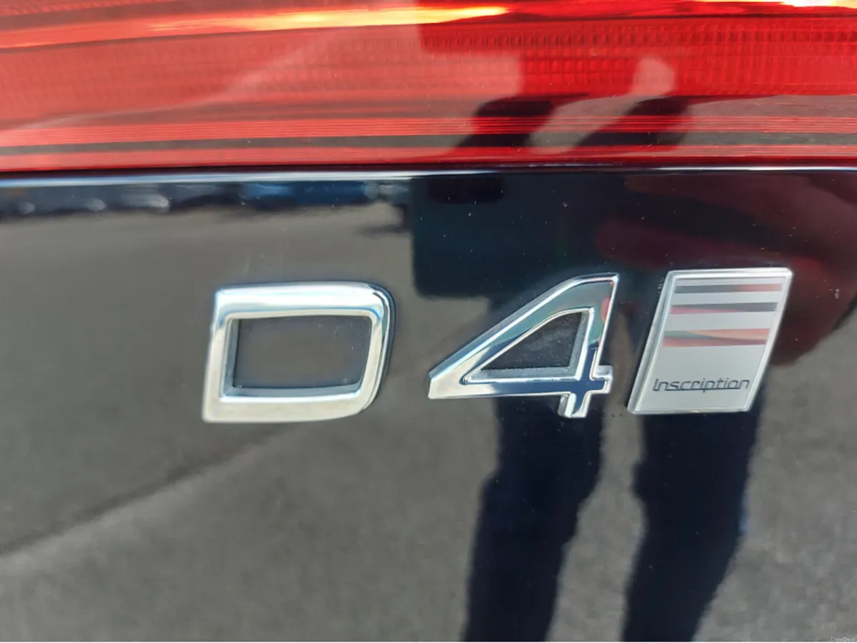 Volvo XC60 D4 INSCRIPTION 5DR AUTO - Image 3