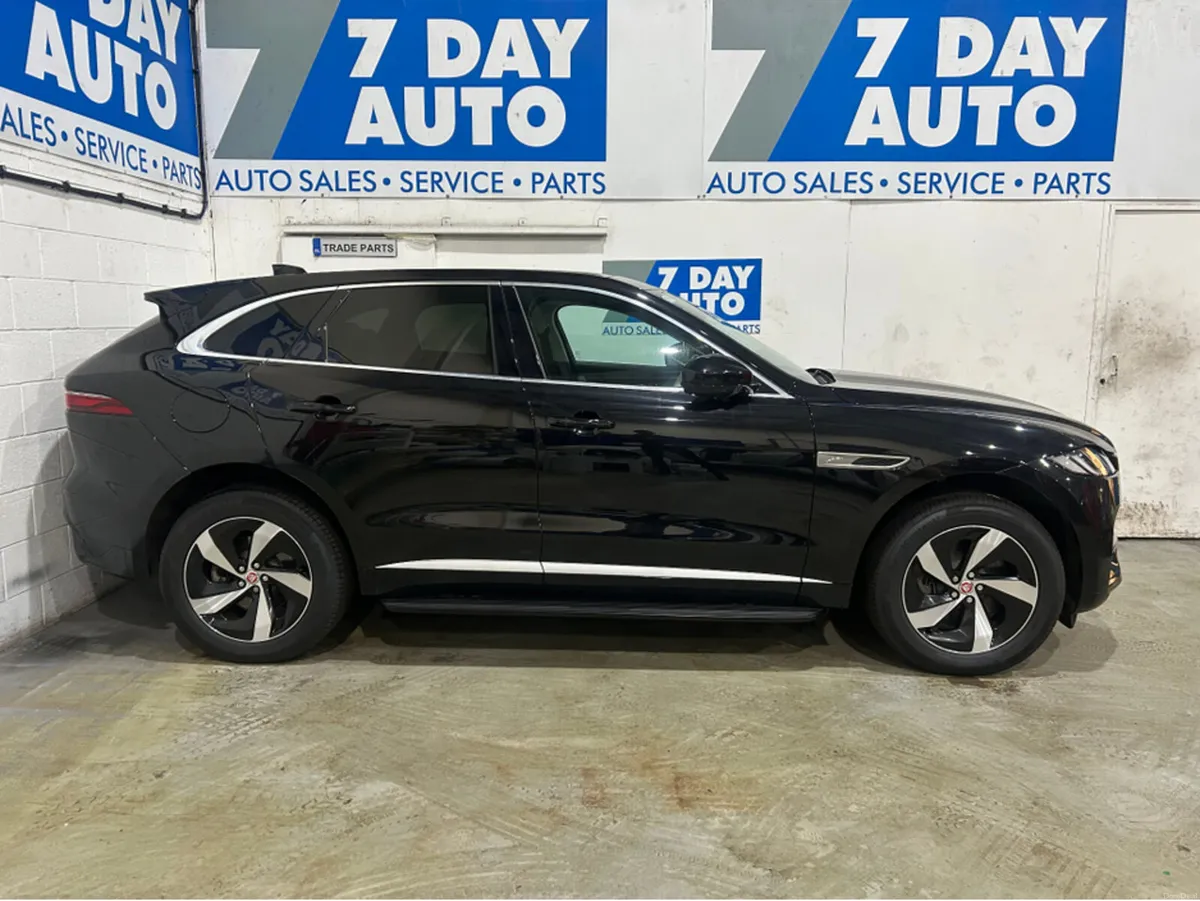 Jaguar F-Pace 2.0 PHEV AWD - Image 3