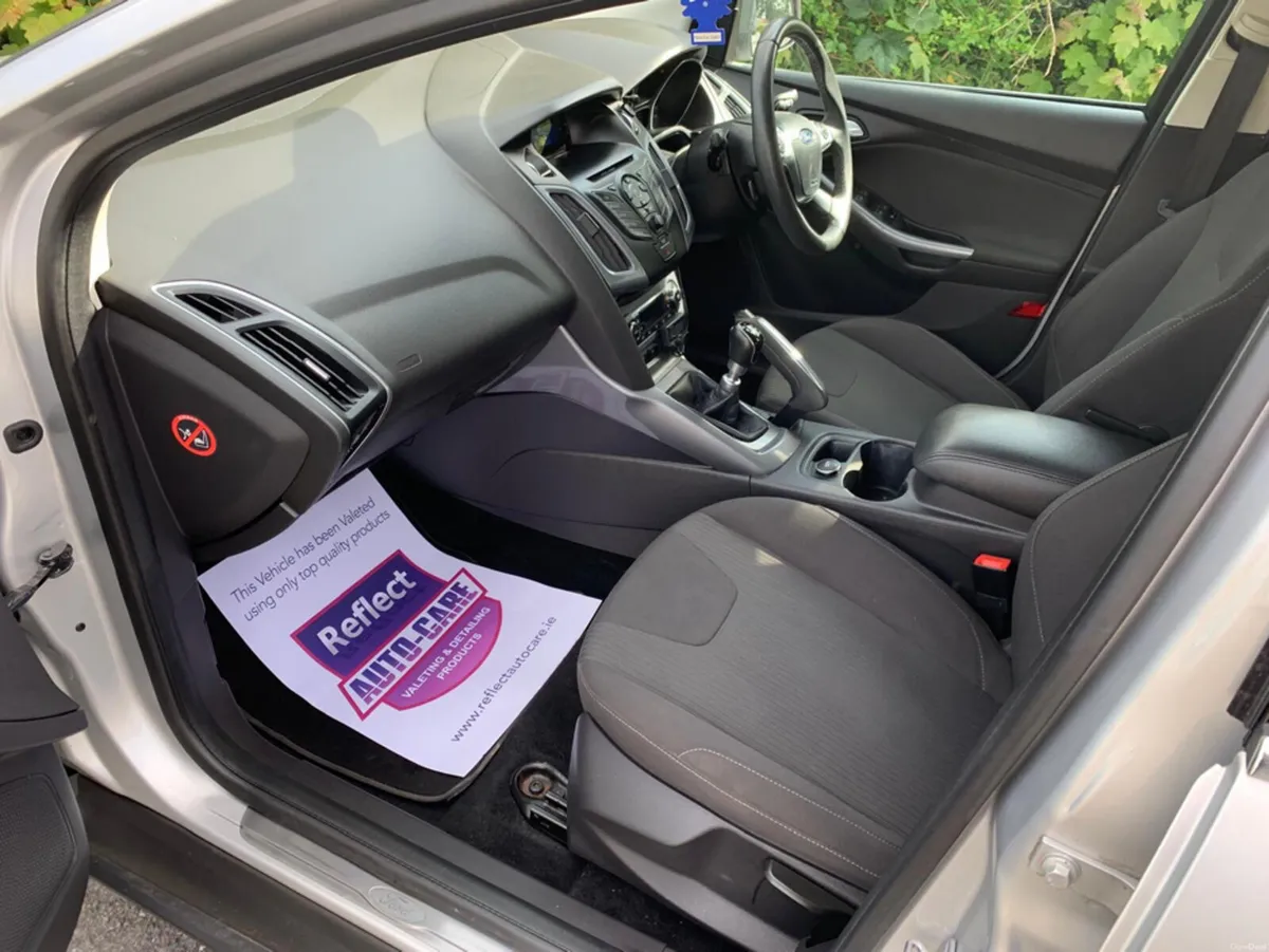Ford Focus 1.6 TDCI 95PS M6 TITANIUM 4DR - Image 6