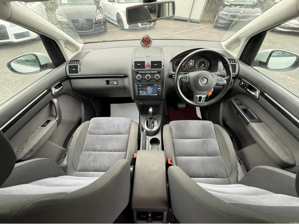 Volkswagen Touran ( 152 REG ) HIGHLINE EDITION 7 S - Image 3