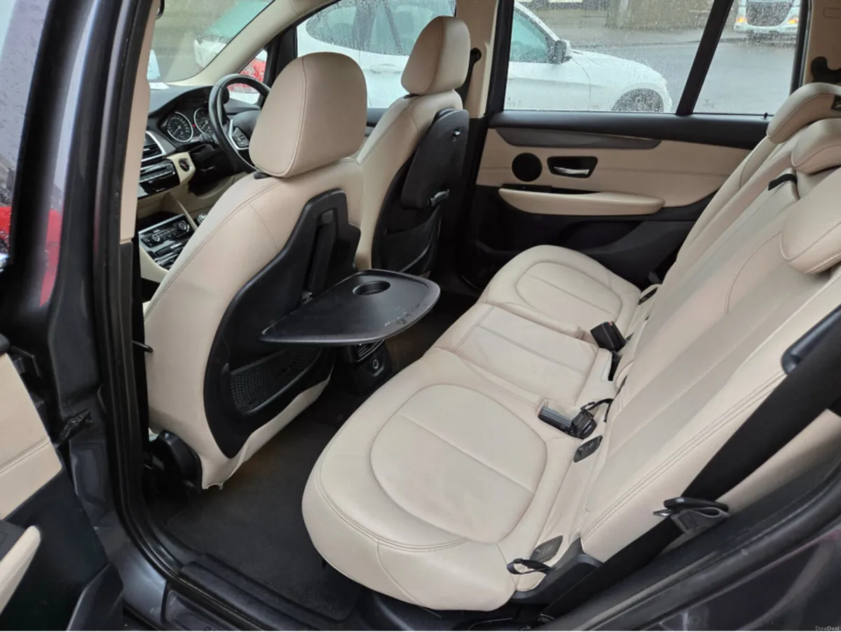 BMW 2-Series 218D LUXURY ZL2K 4DR// 7  SEATER// FU - Image 5