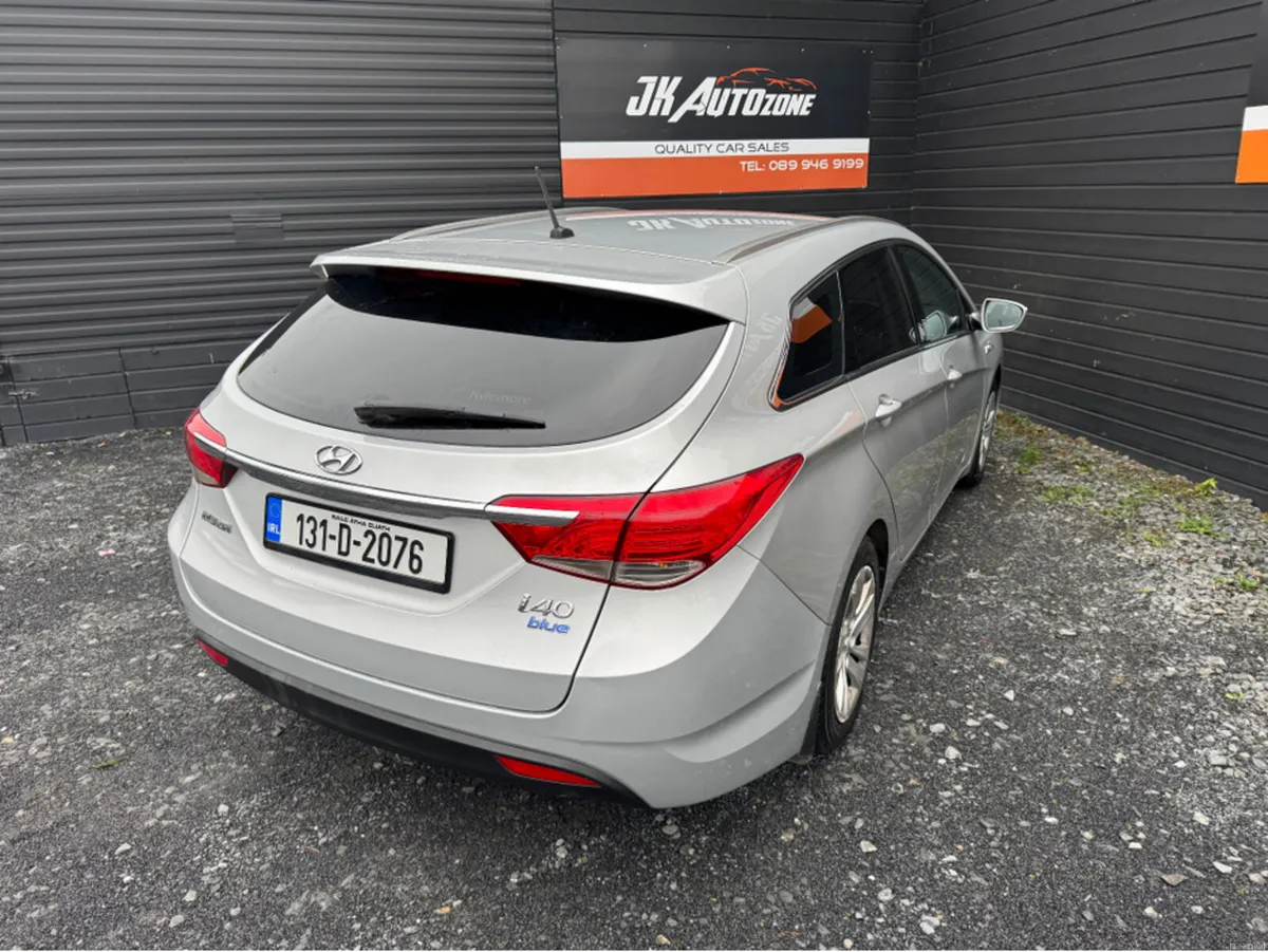 Hyundai i40 1.7 COMFORT 4DR - Image 4