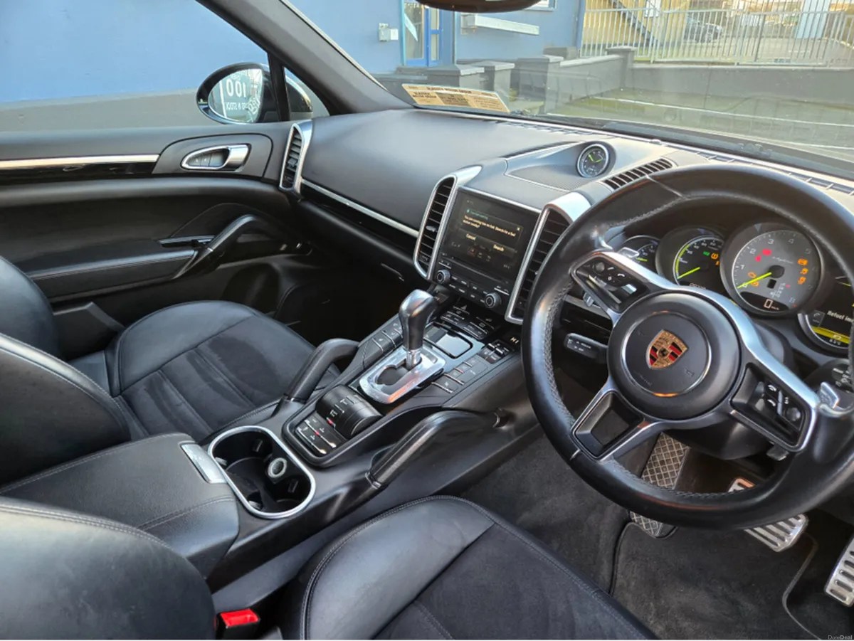 Porsche Cayenne PLATFORM ED S EHYB TIP A R69 STUNN - Image 3