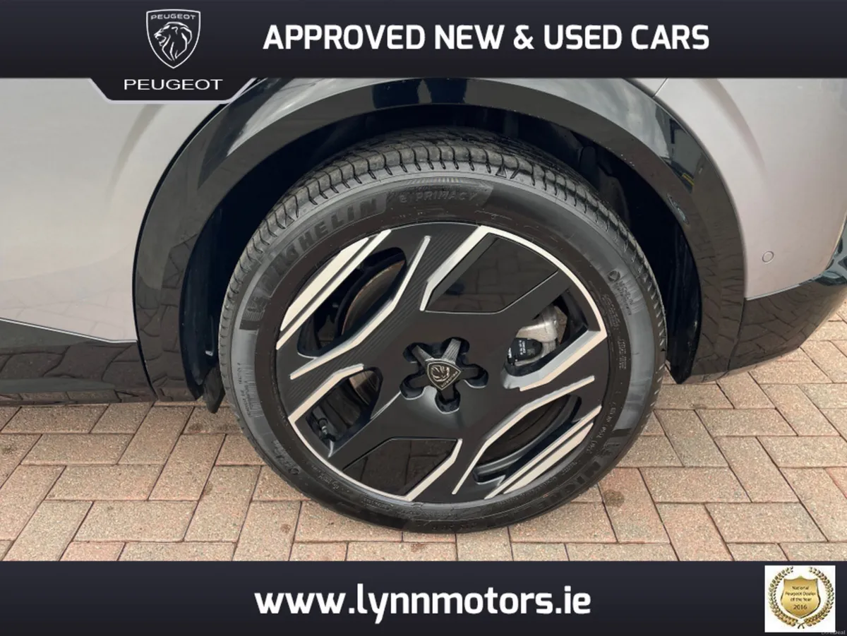 Peugeot 3008 EGT 73KWH 210HP 4DR - Image 3