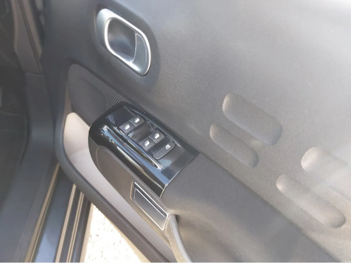 Citroen C3 FEEL BLUEHDI 75 S&S MY10 4DR - Image 2