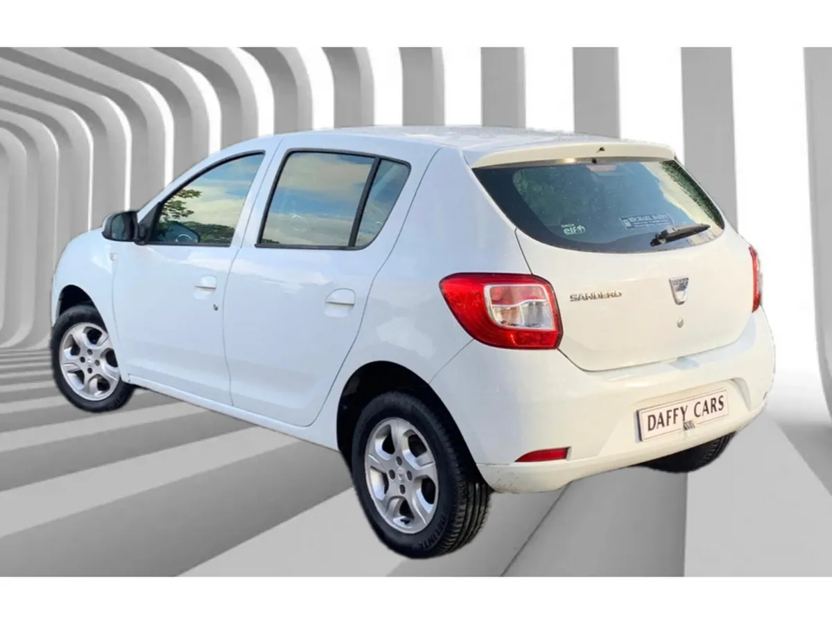 Dacia Sandero SIGNATURE 1.2 7 4DR - Image 4