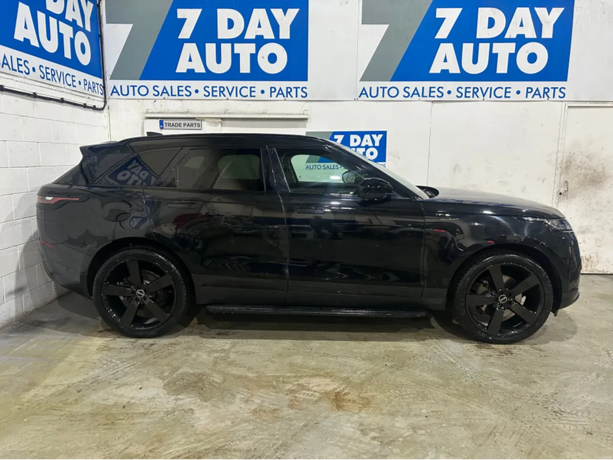 Land Rover Range Rover Velar New Model 2.0 D  AUTO - Image 3