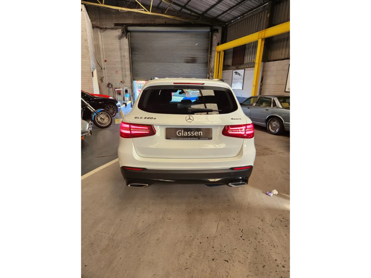 Mercedes-Benz GLC 220D 4MATIC URBAN EDITION 5DR// - Image 4