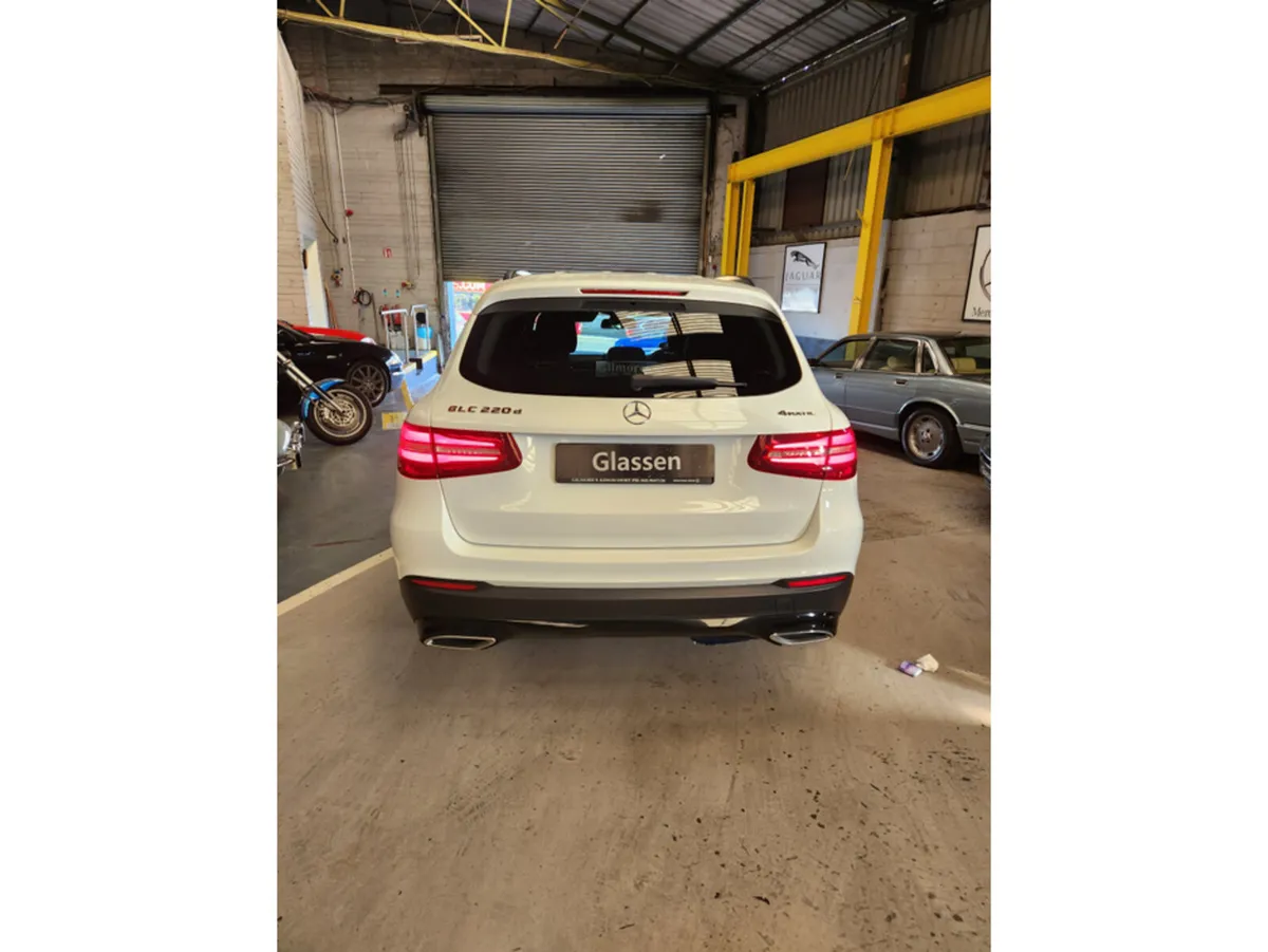 Mercedes-Benz GLC 220D 4MATIC URBAN EDITION 5DR// - Image 5