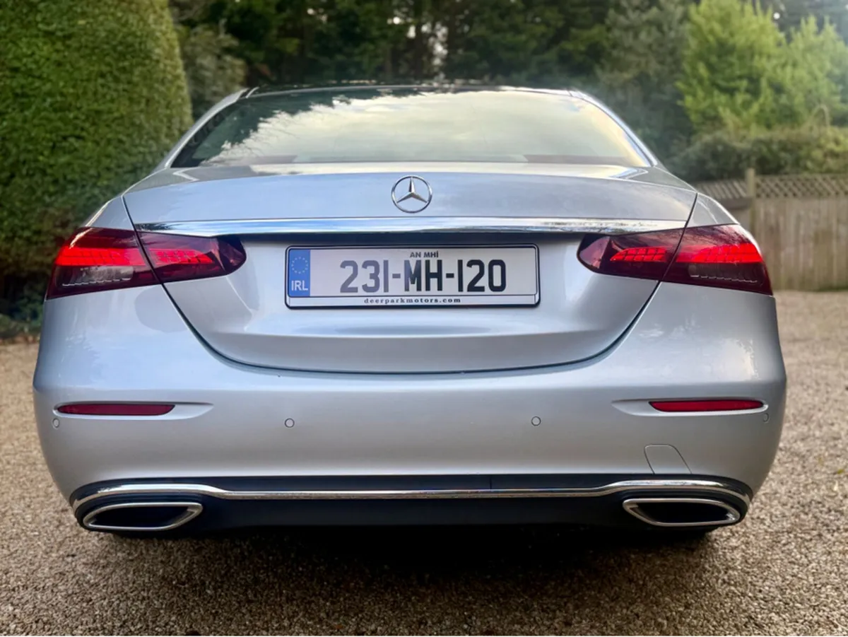Mercedes-Benz E-Class E220 D *Panoramic Sunroof…Im - Image 4